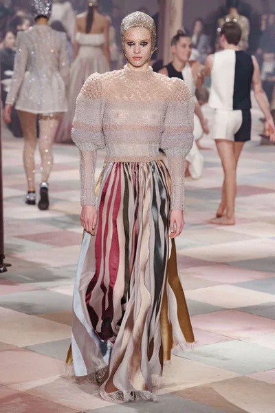 Look 35
